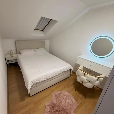 Maja Apartment *